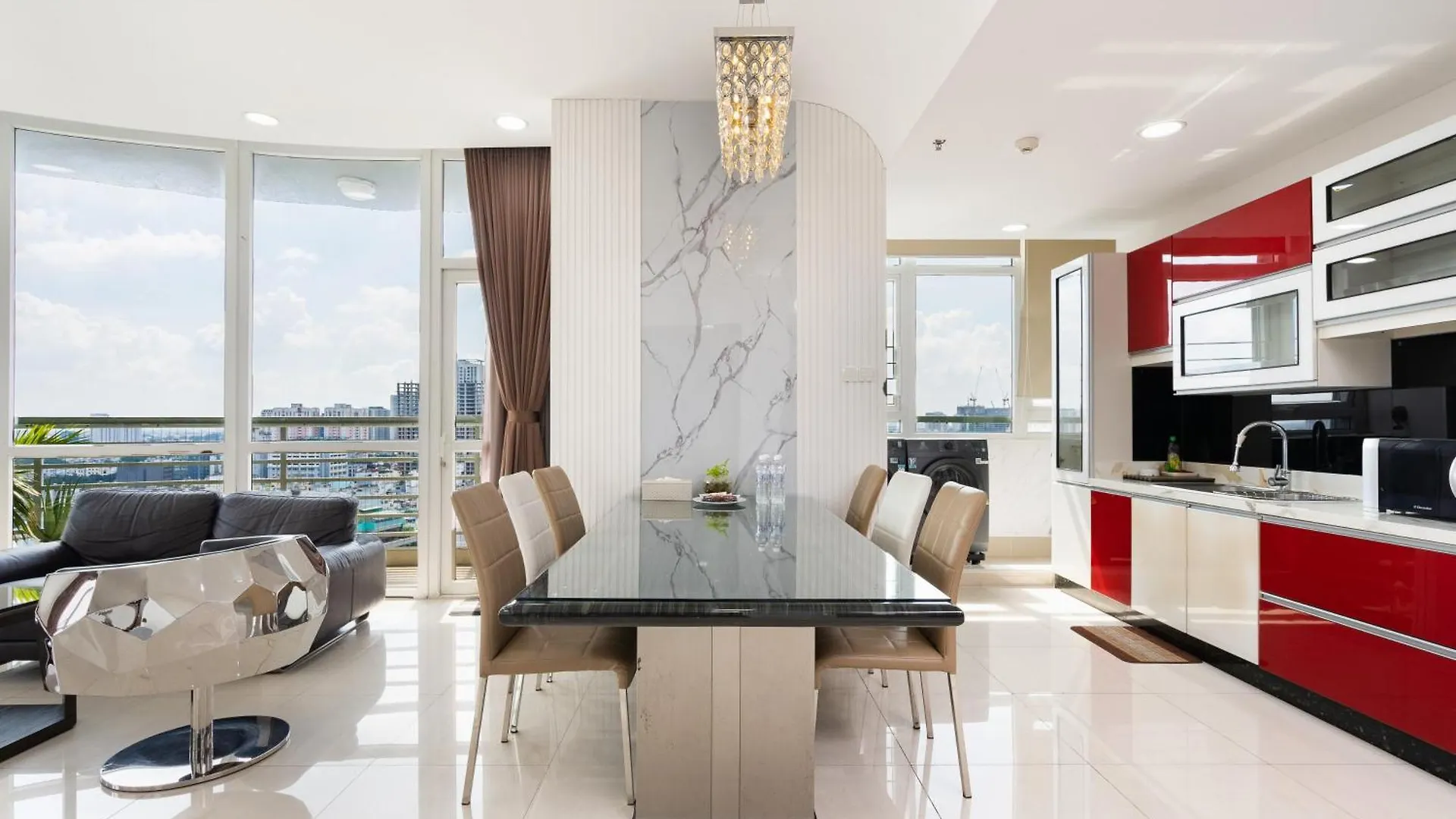 The One Ben Thanh Ho Chi Minh City Hotel
