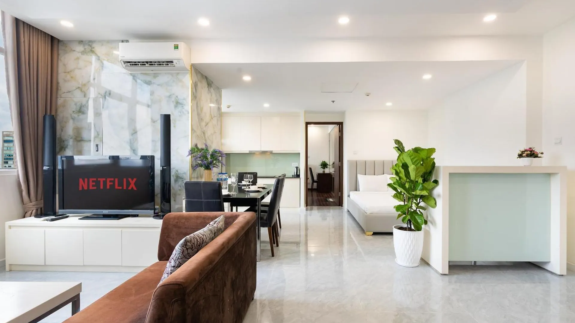 The One Ben Thanh Ho Chi Minh City Hotel