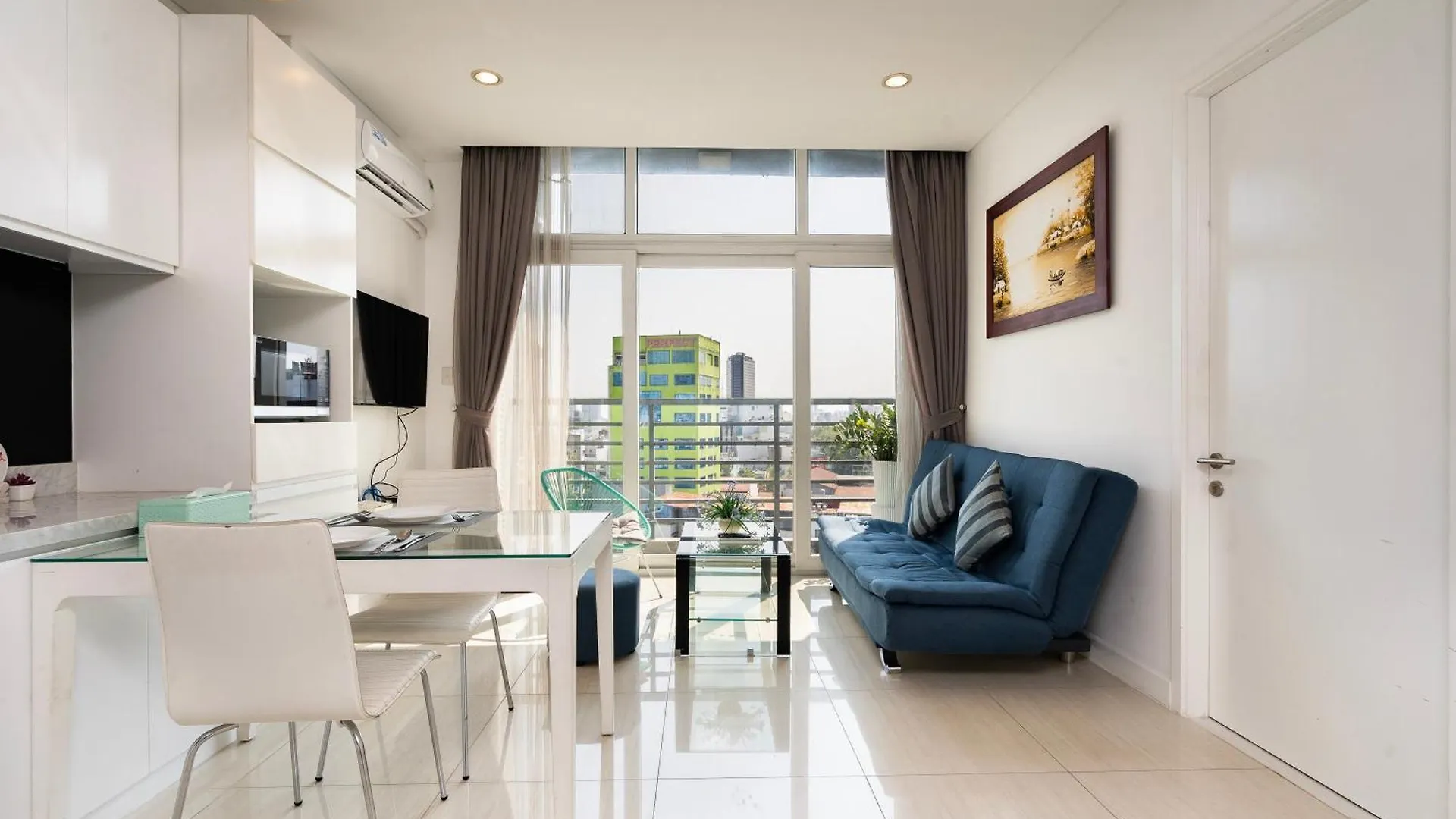 The One Ben Thanh Ho Chi Minh City Hotel